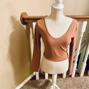 Like New Lululemon Long sleeve V-Neck Crop Top
